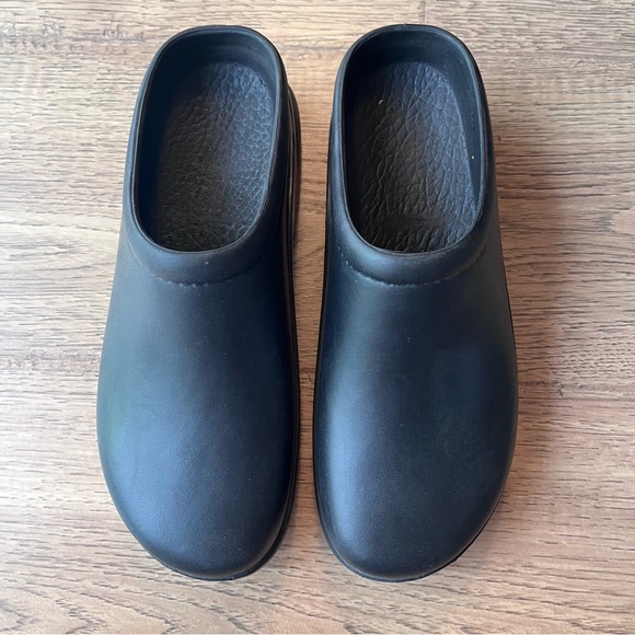 Black Klogs Mules - Picture 2 of 5